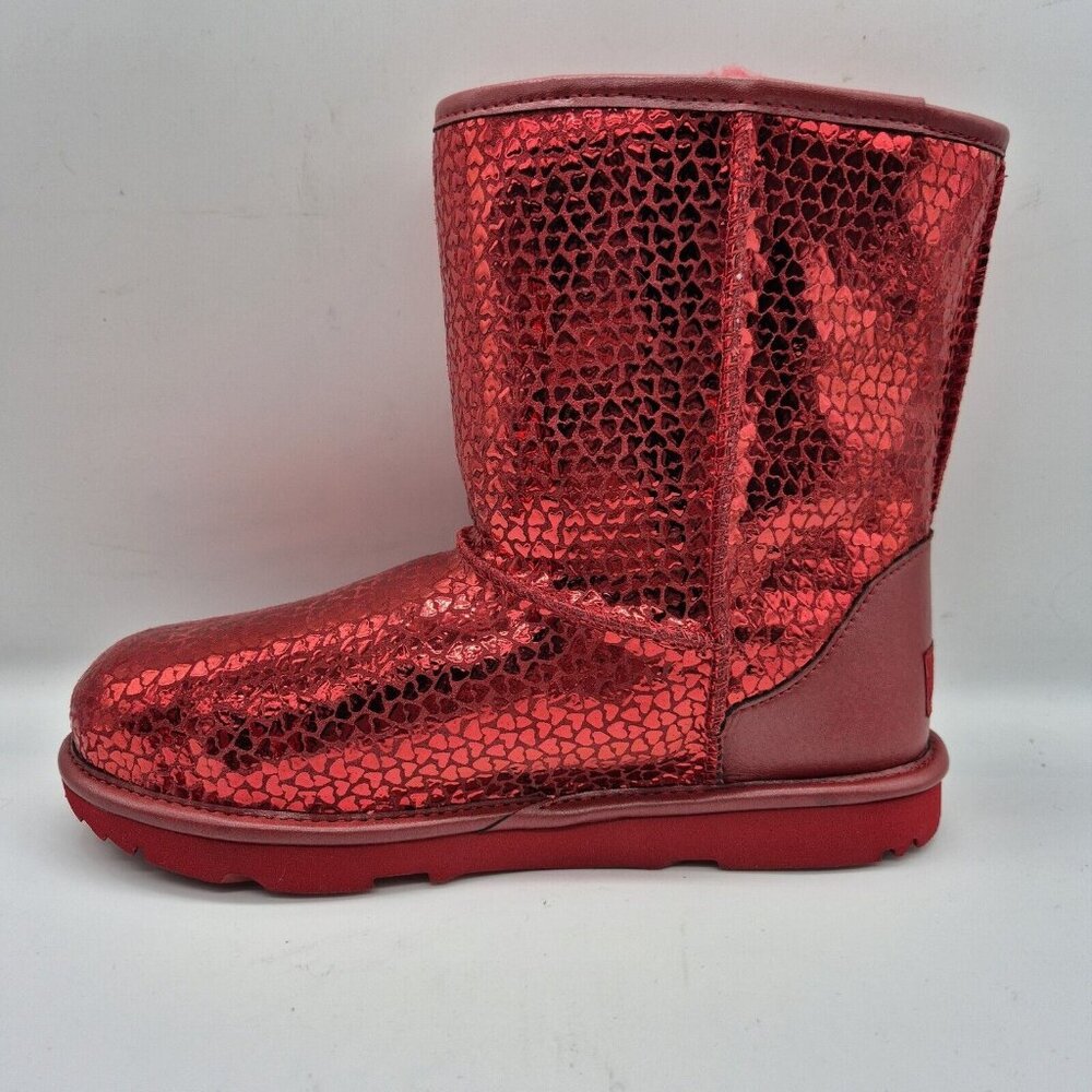 Ugg Youth Size 6 Classic II Gel Red Hearts Short Mid Boots Plush - Picture 4 of 9